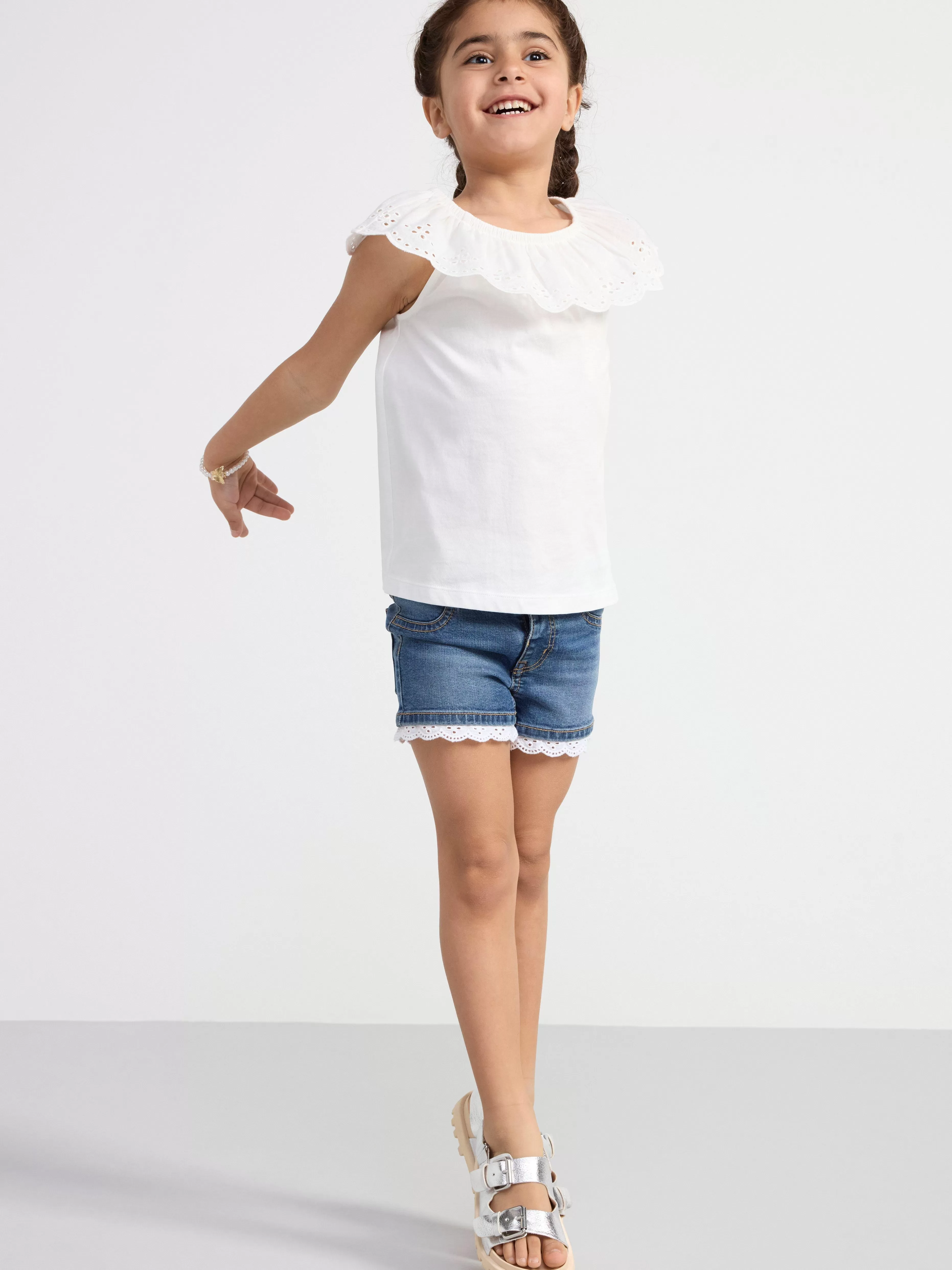Barn Lindex Armlos Topp Med Broderie Anglaise