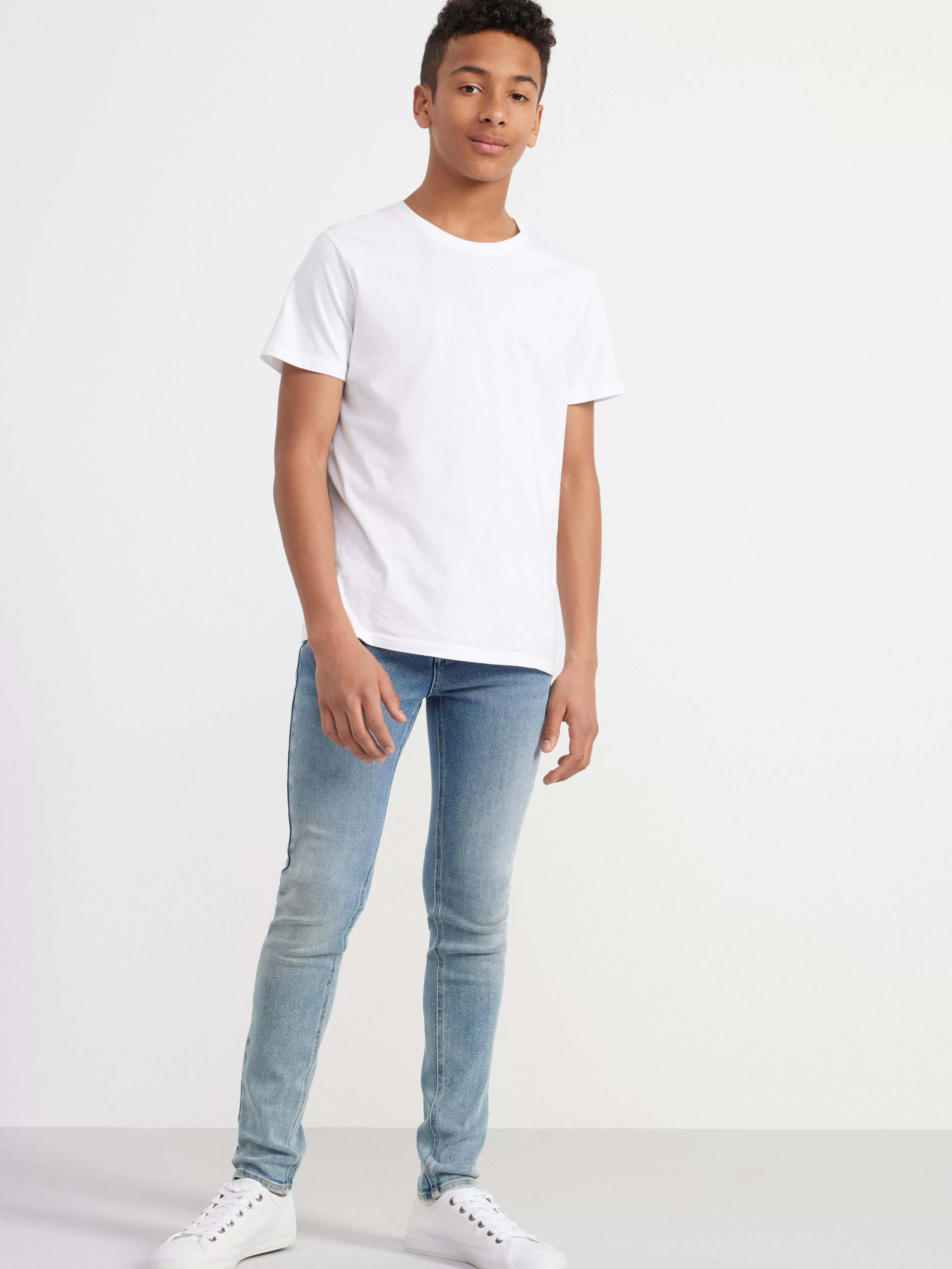 Barn Lindex Sam Superstretchiga Jeans Med Slim Fit Och Normalhog Midja