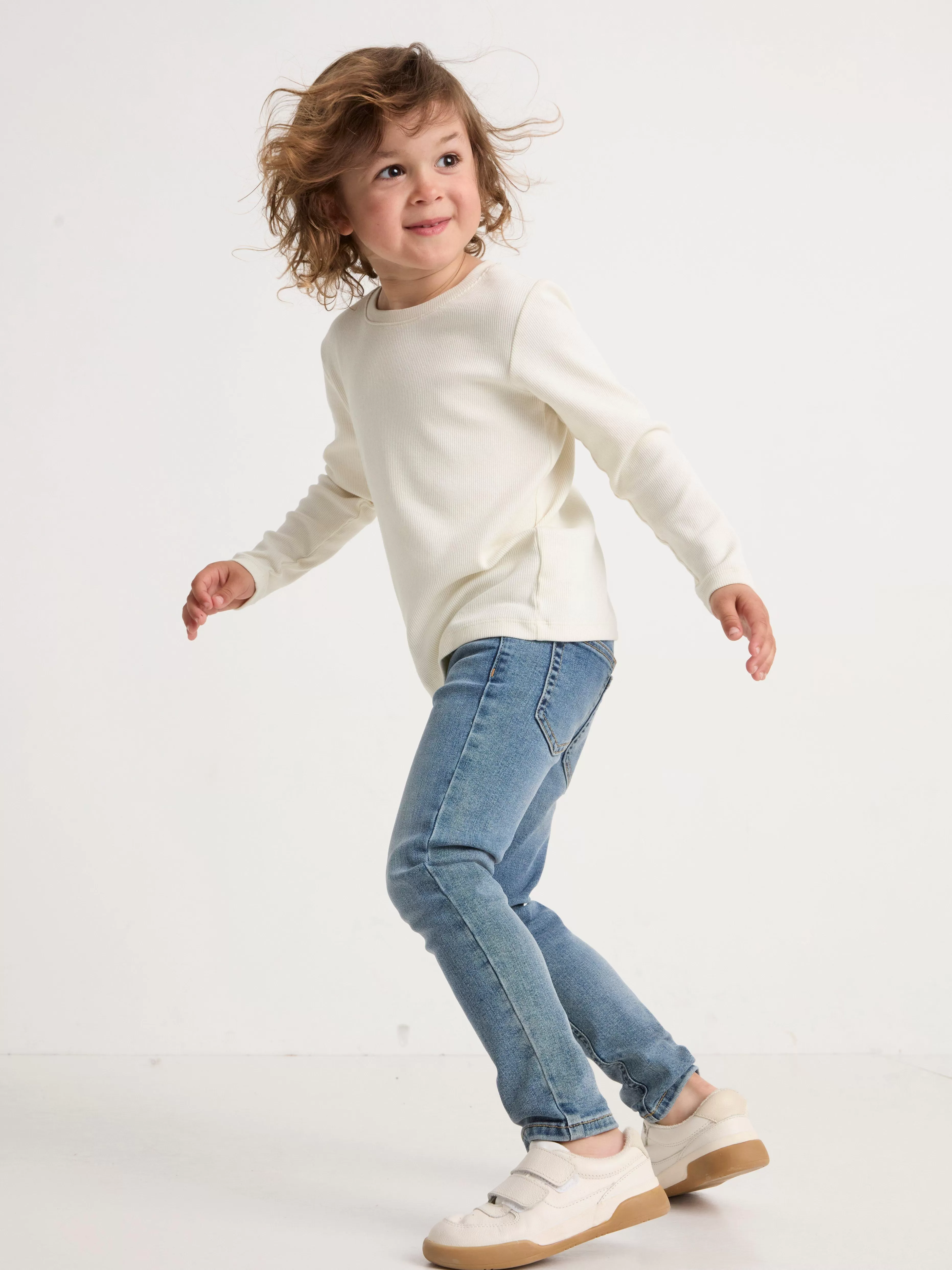 Barn Lindex Sam Superstretchiga Pull-Up-Jeans Med Slim Fit Och Normalhog Midja