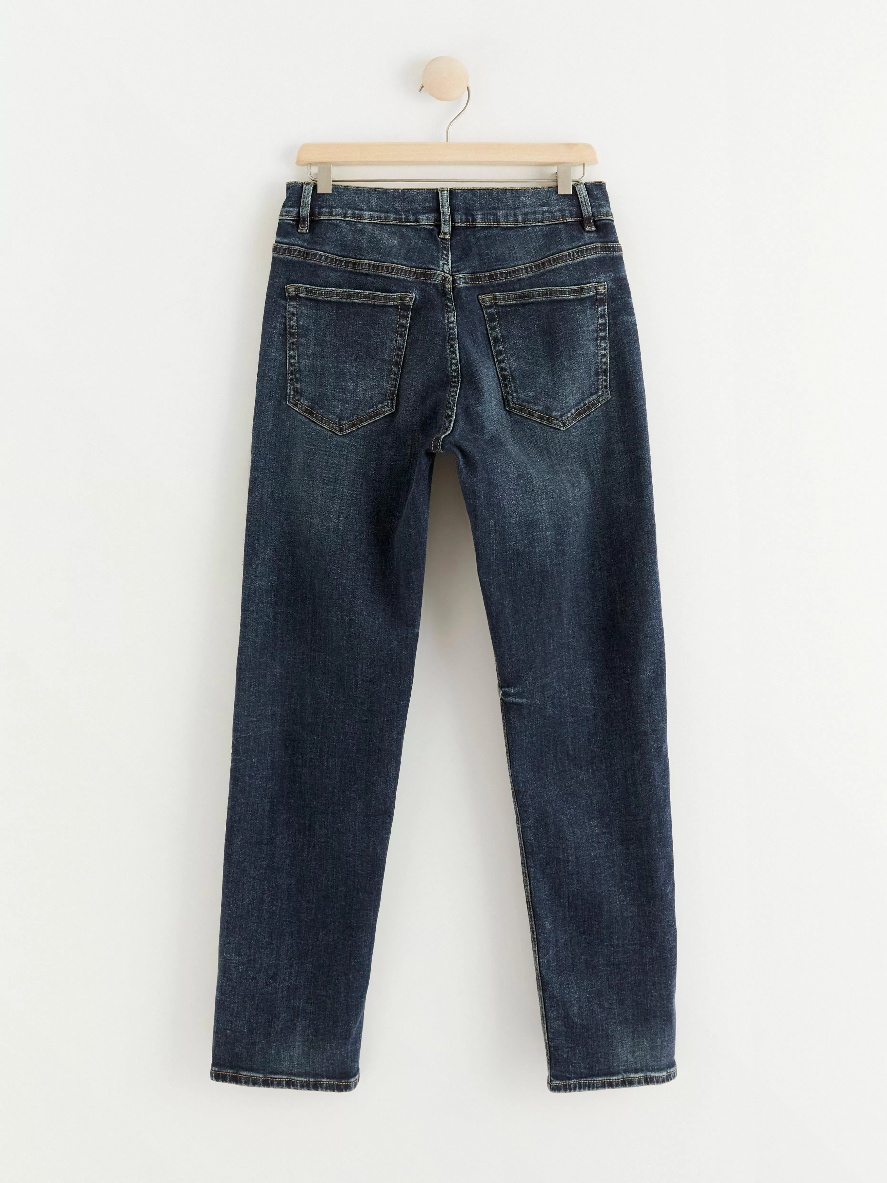 Barn Lindex Staffan Extra Slitstarka Jeans Med Normalhog Midja Och Rakt Ben