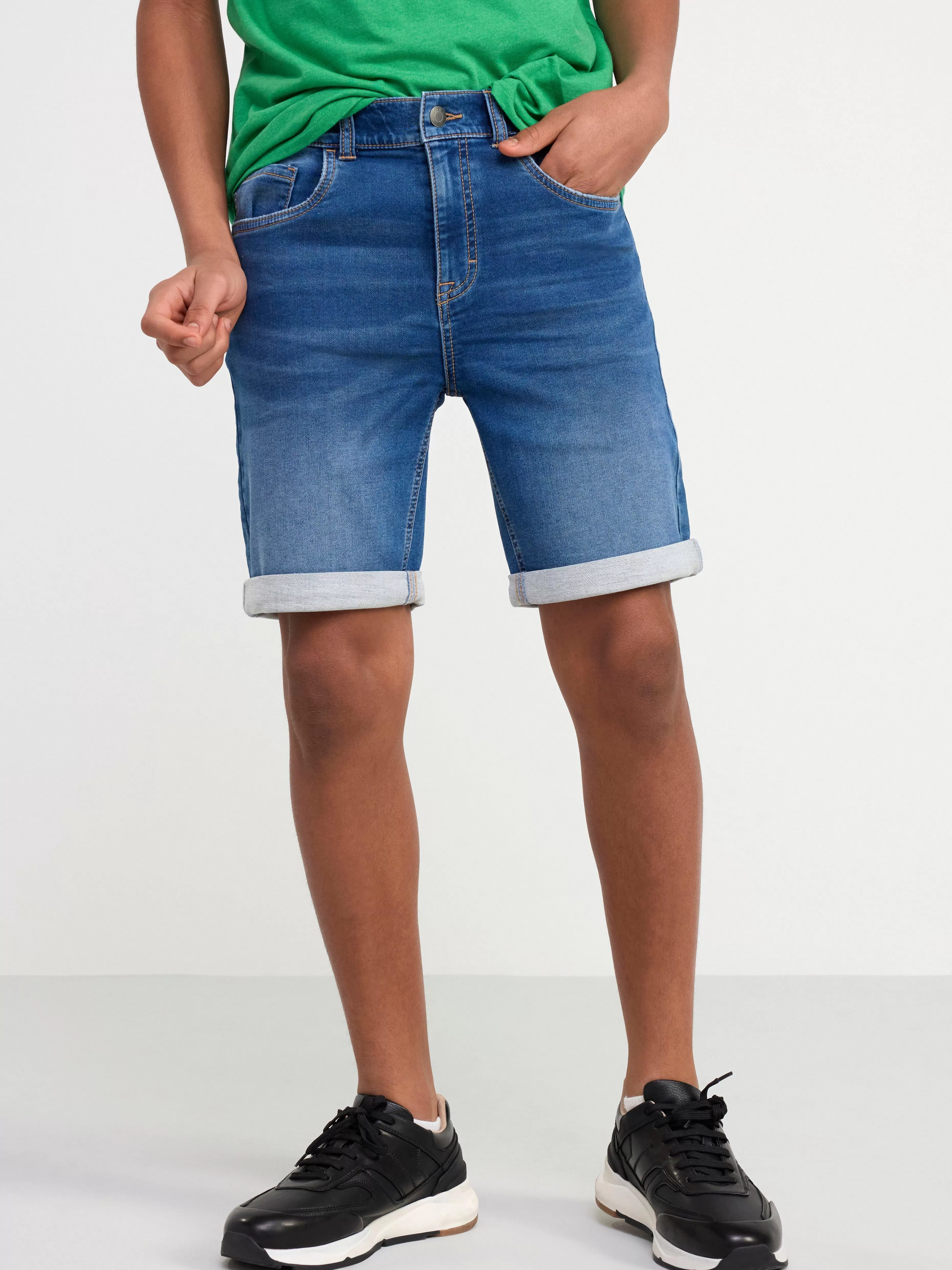 Barn Lindex Staffan Superstretchiga Shorts Med Rakt Ben Och Normalhog Midja