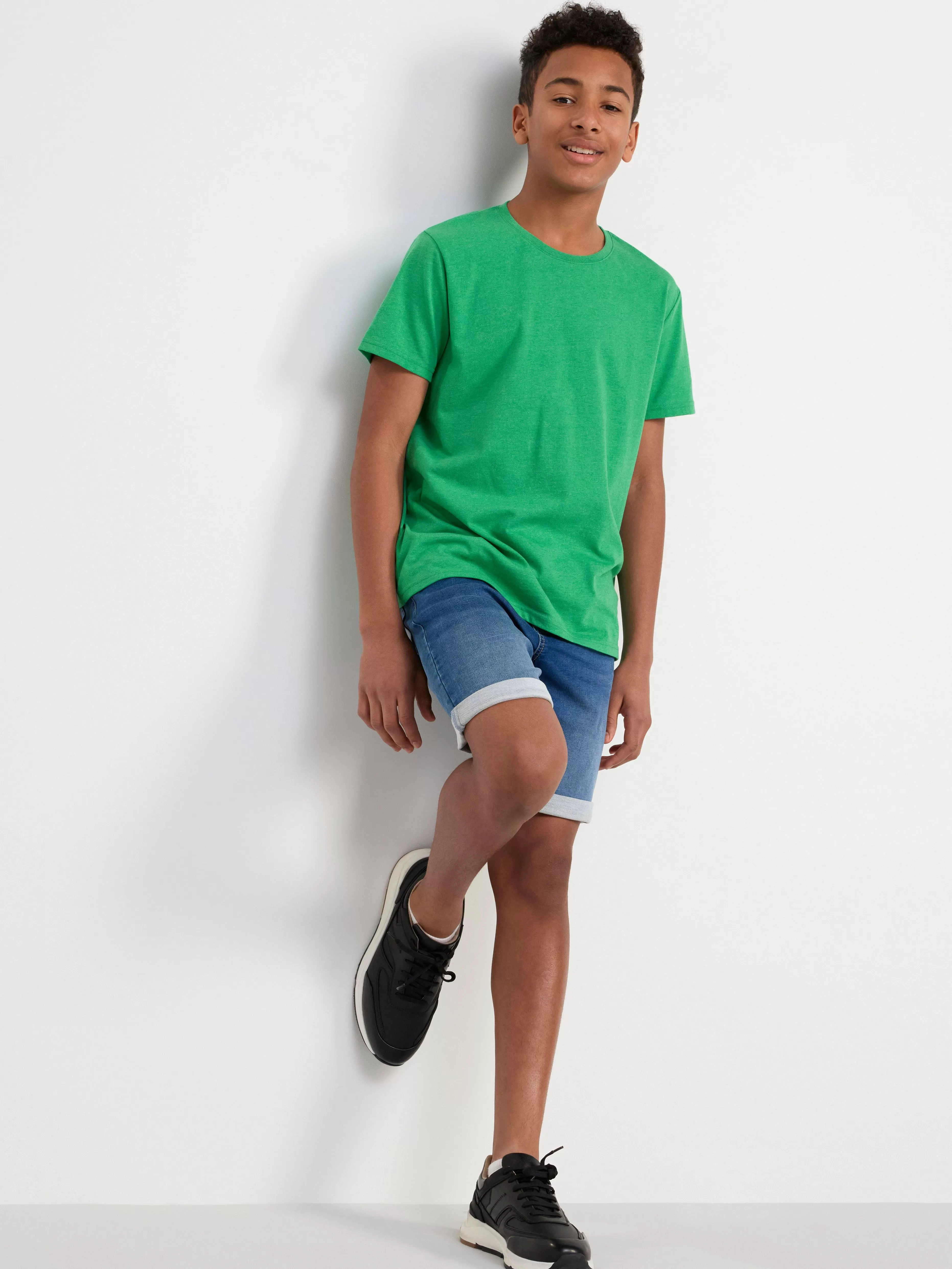 Barn Lindex Staffan Superstretchiga Shorts Med Rakt Ben Och Normalhog Midja
