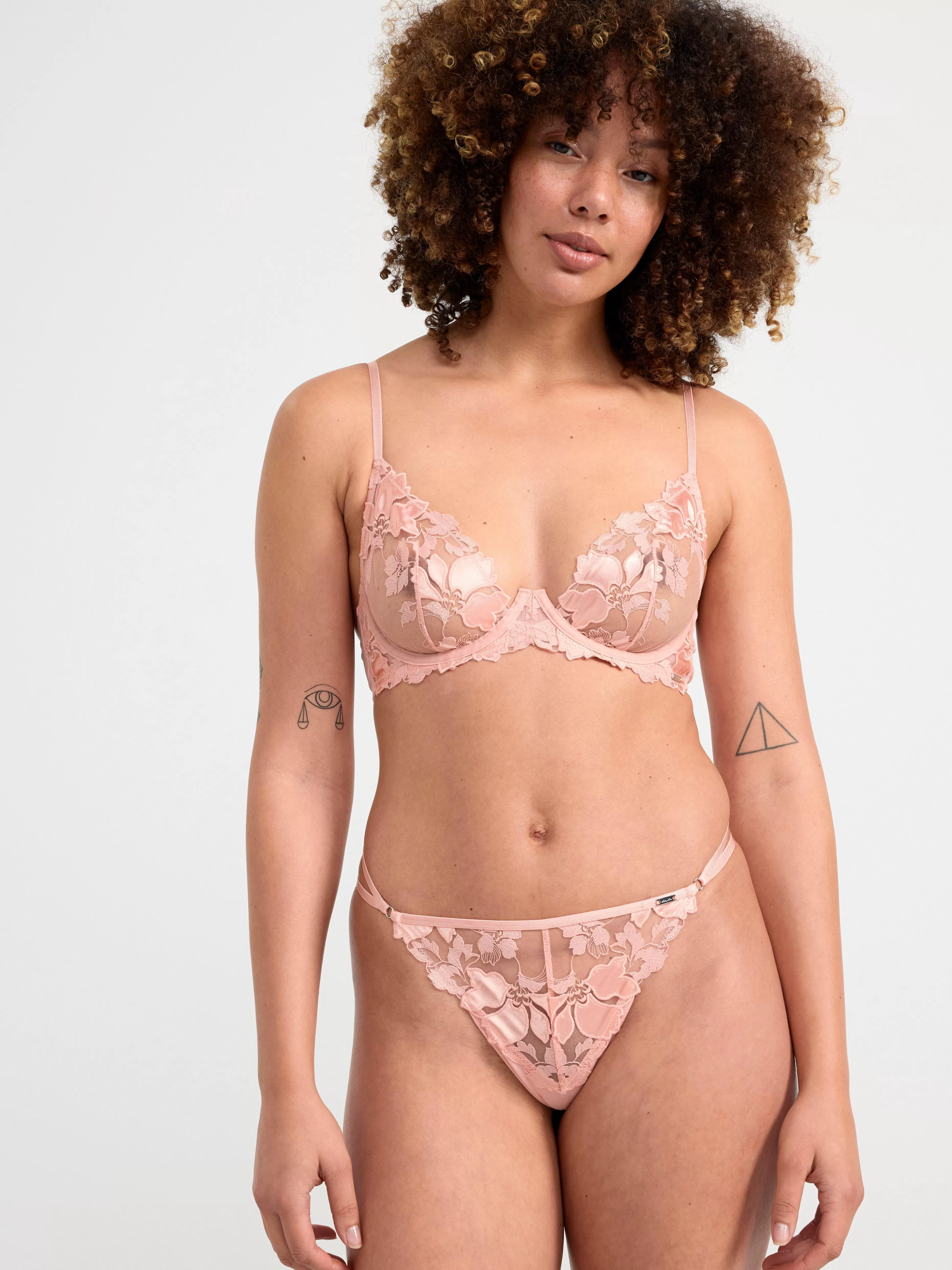Dam Lindex Stringtrosa Low Waist Med Broderad Mesh