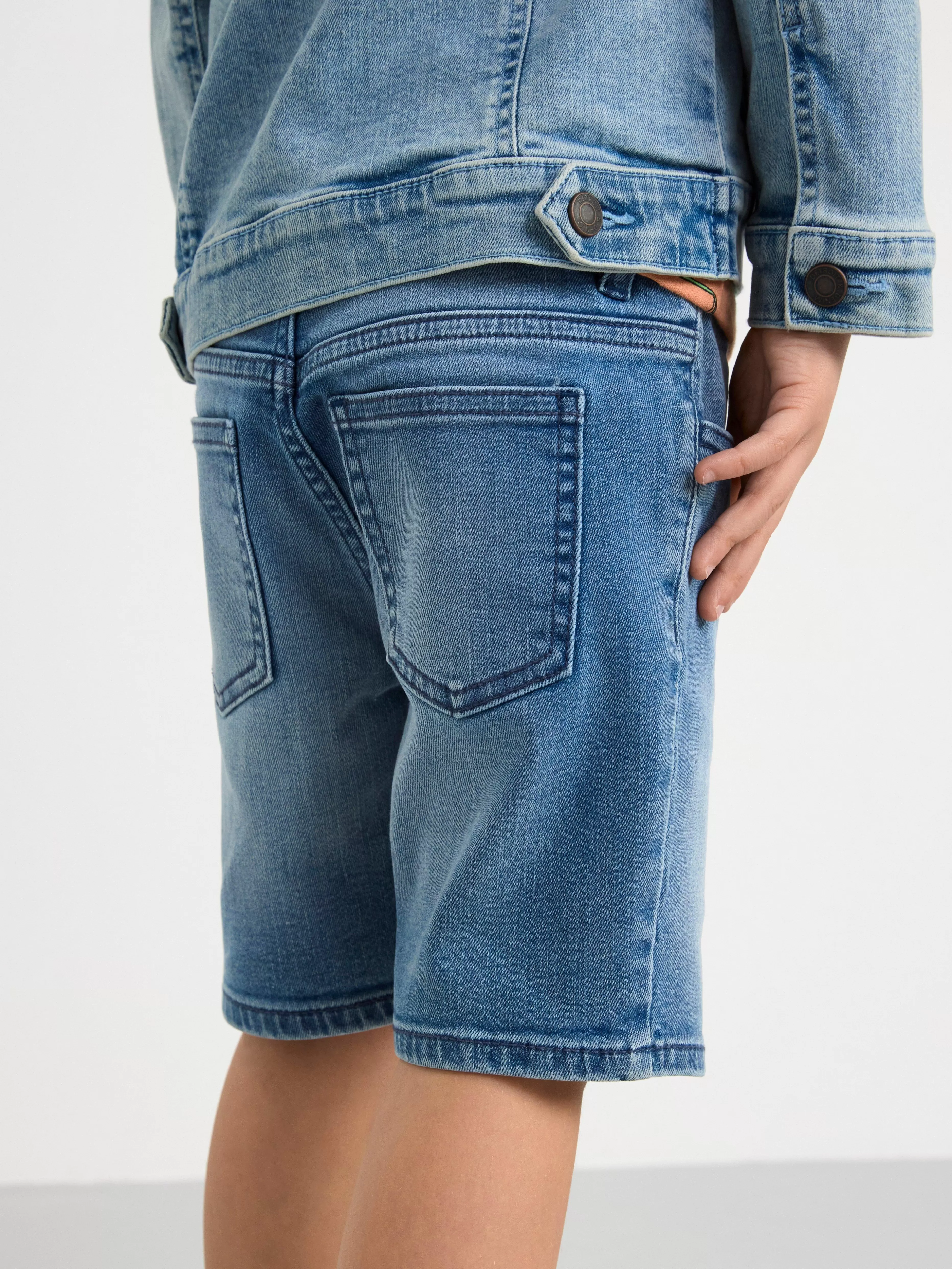 Barn Lindex Sture Pull-Up-Shorts Imed Normalhog Midja Och Rakt Ben