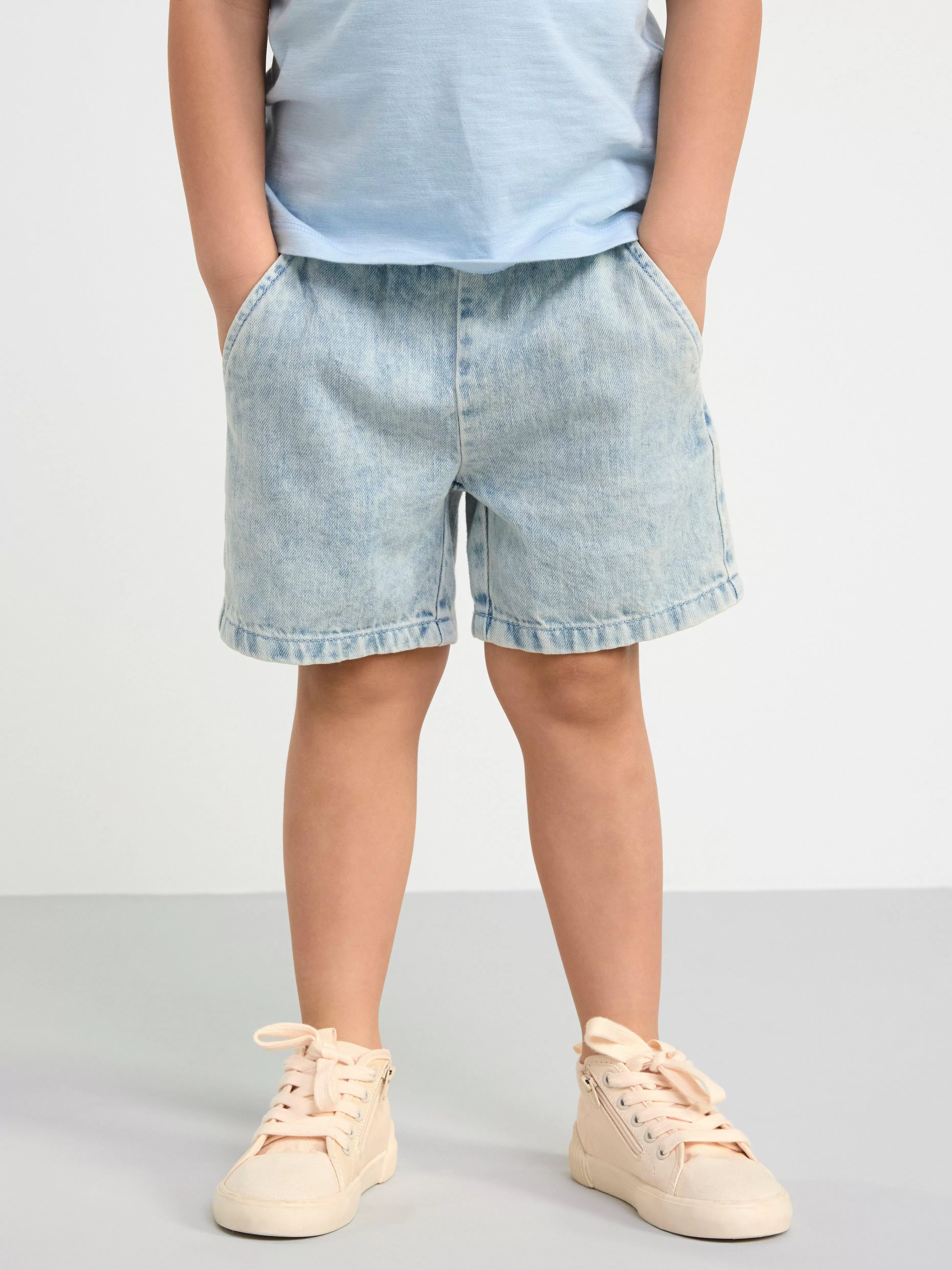 Barn Lindex Sven Denimshorts Med Normalhog Midja Och Rakt Ben
