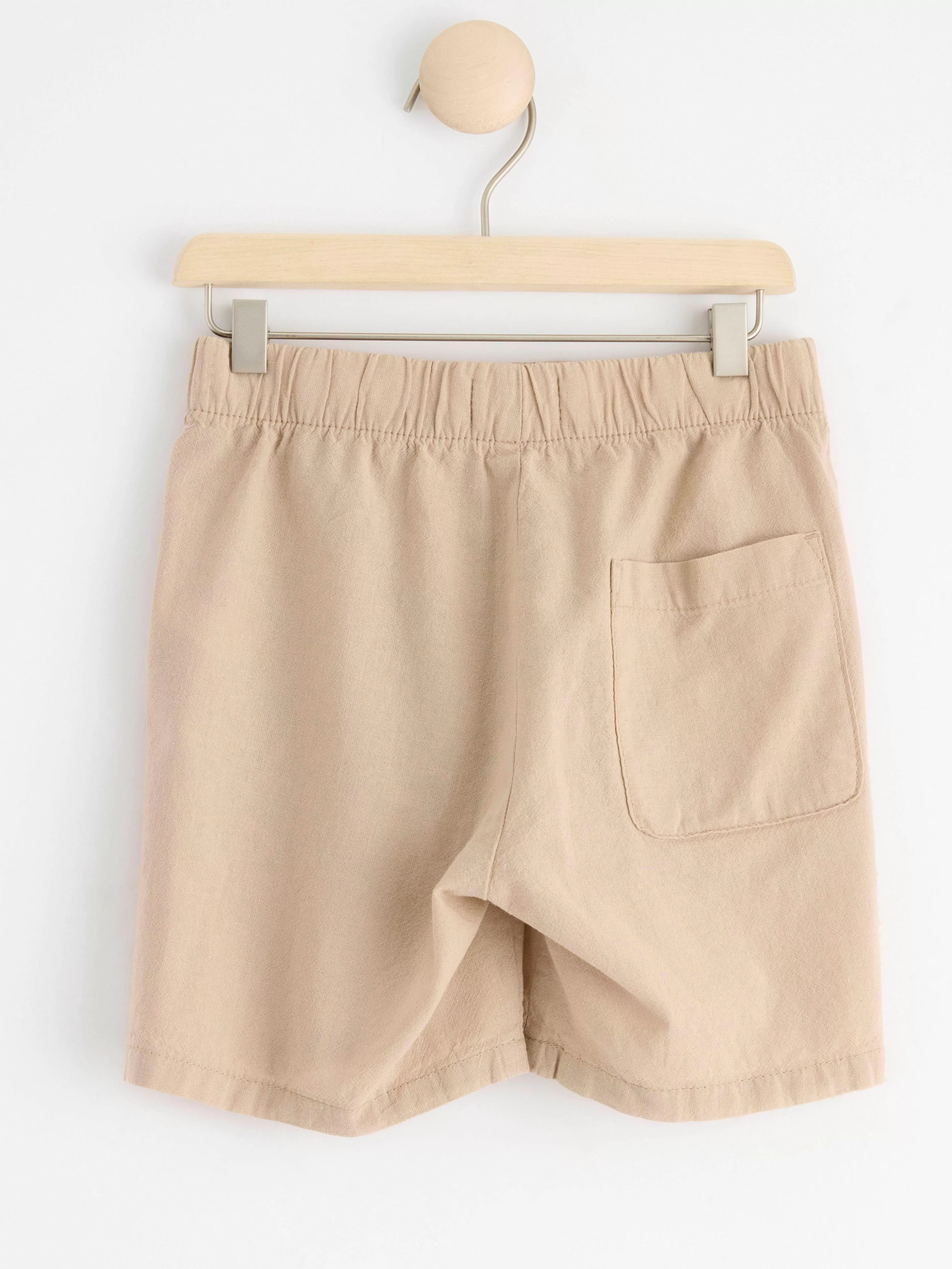 Barn Lindex Sven Shorts Med Normalhog Midja Och Rakt Ben I Linneblandning