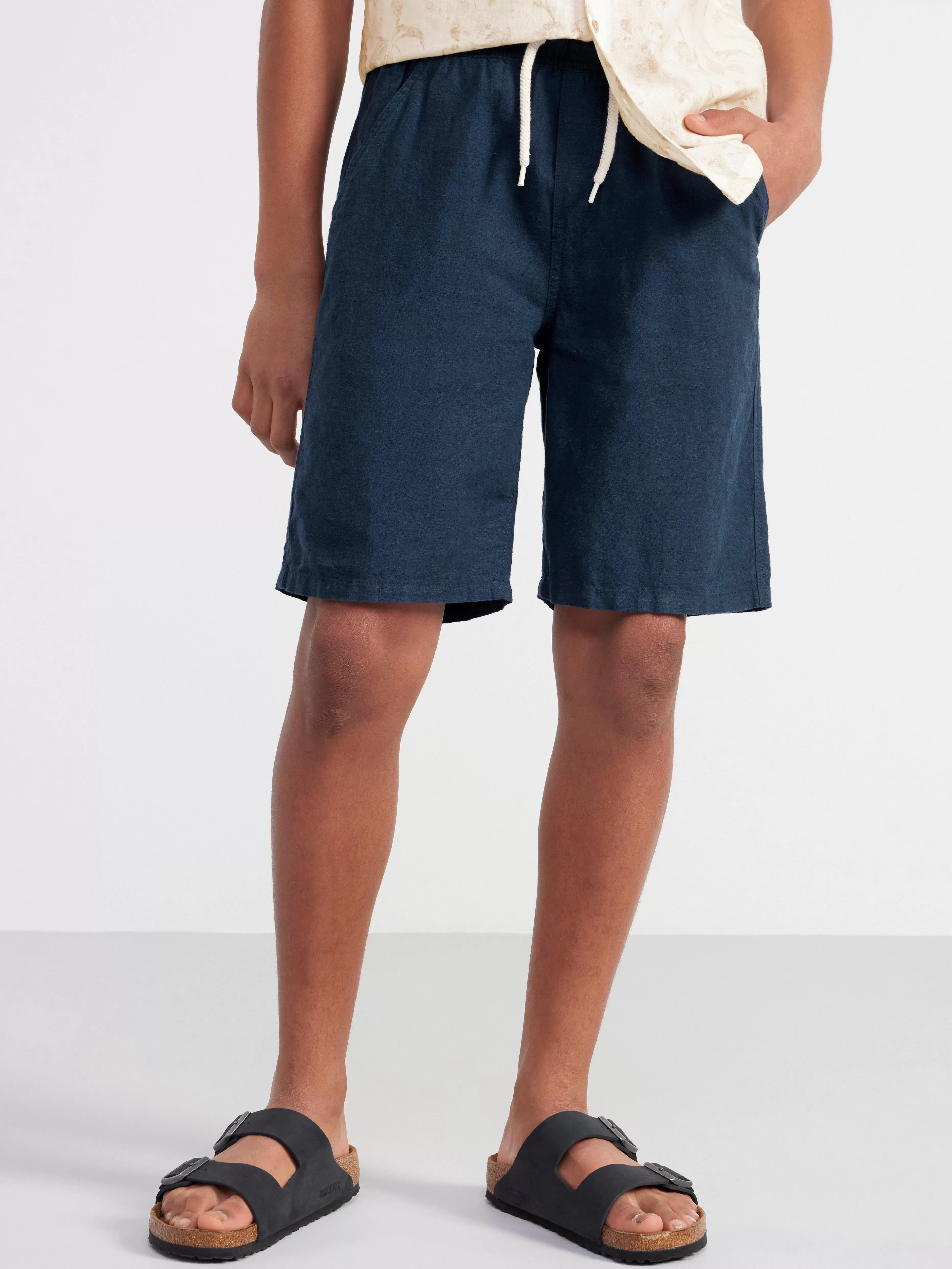Barn Lindex Vilgot Vida Shorts Med Normalhog Midja I Linneblandning