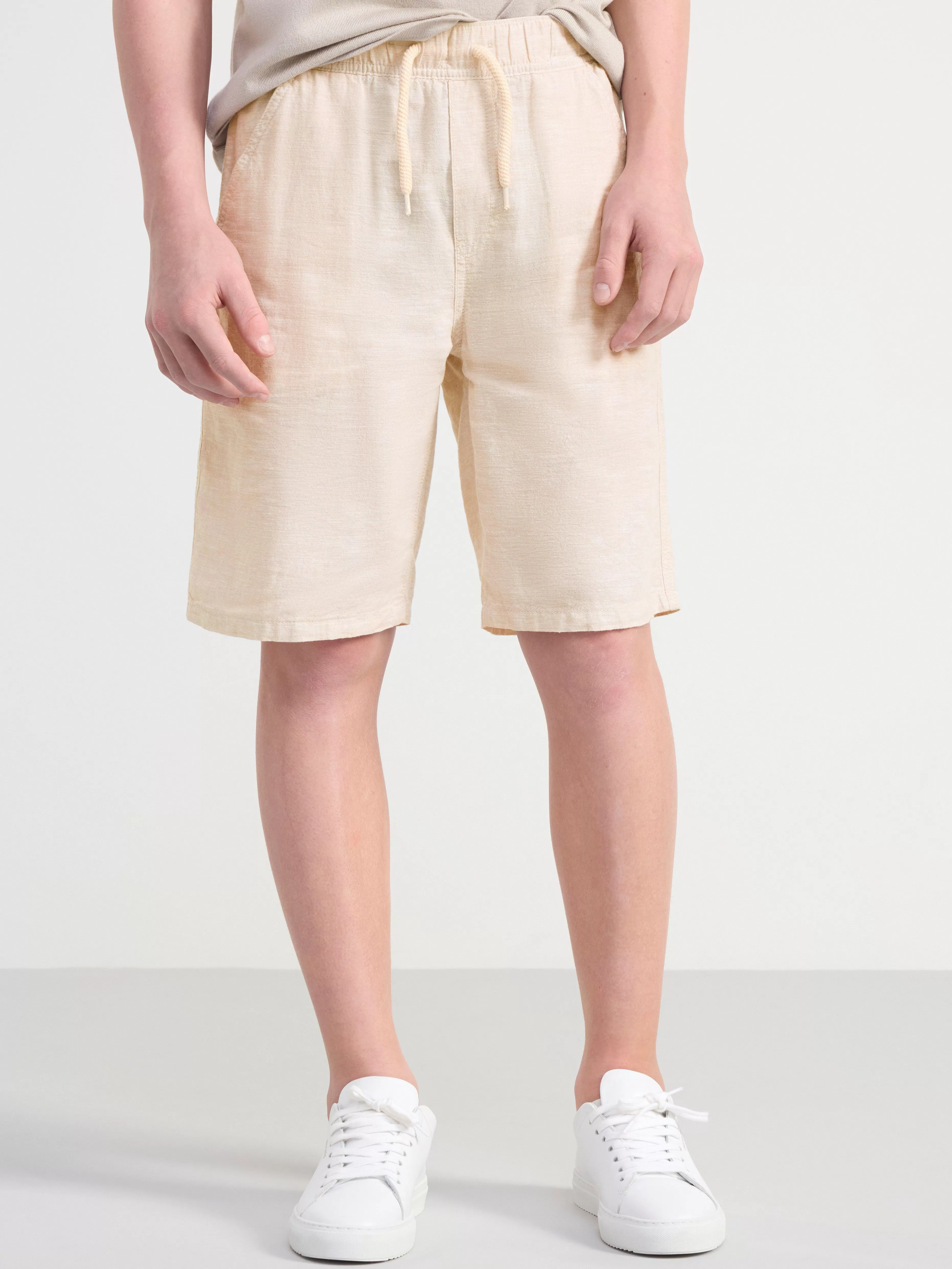 Barn Lindex Vilgot Vida Shorts Med Normalhog Midja I Linneblandning