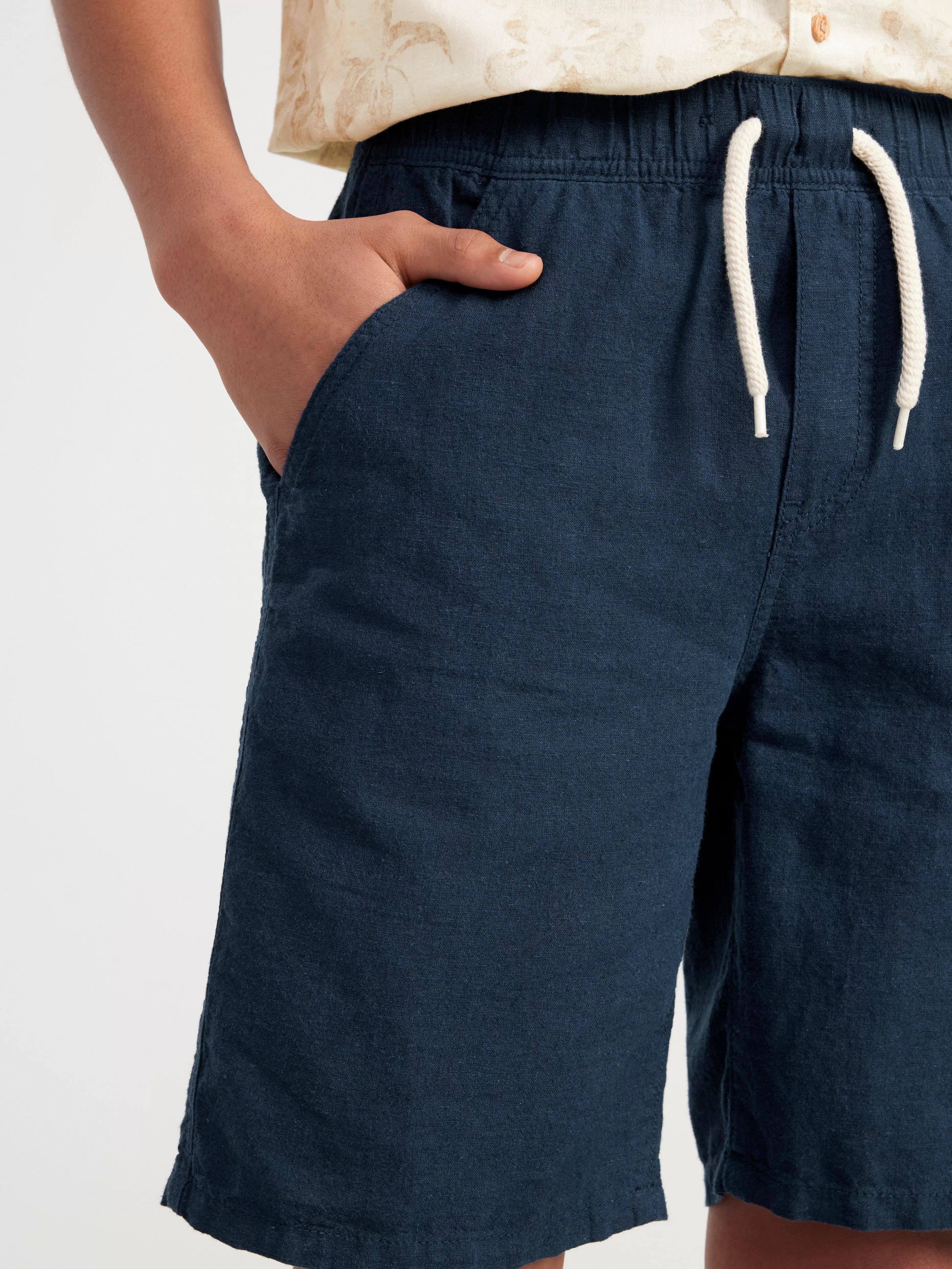 Barn Lindex Vilgot Vida Shorts Med Normalhog Midja I Linneblandning