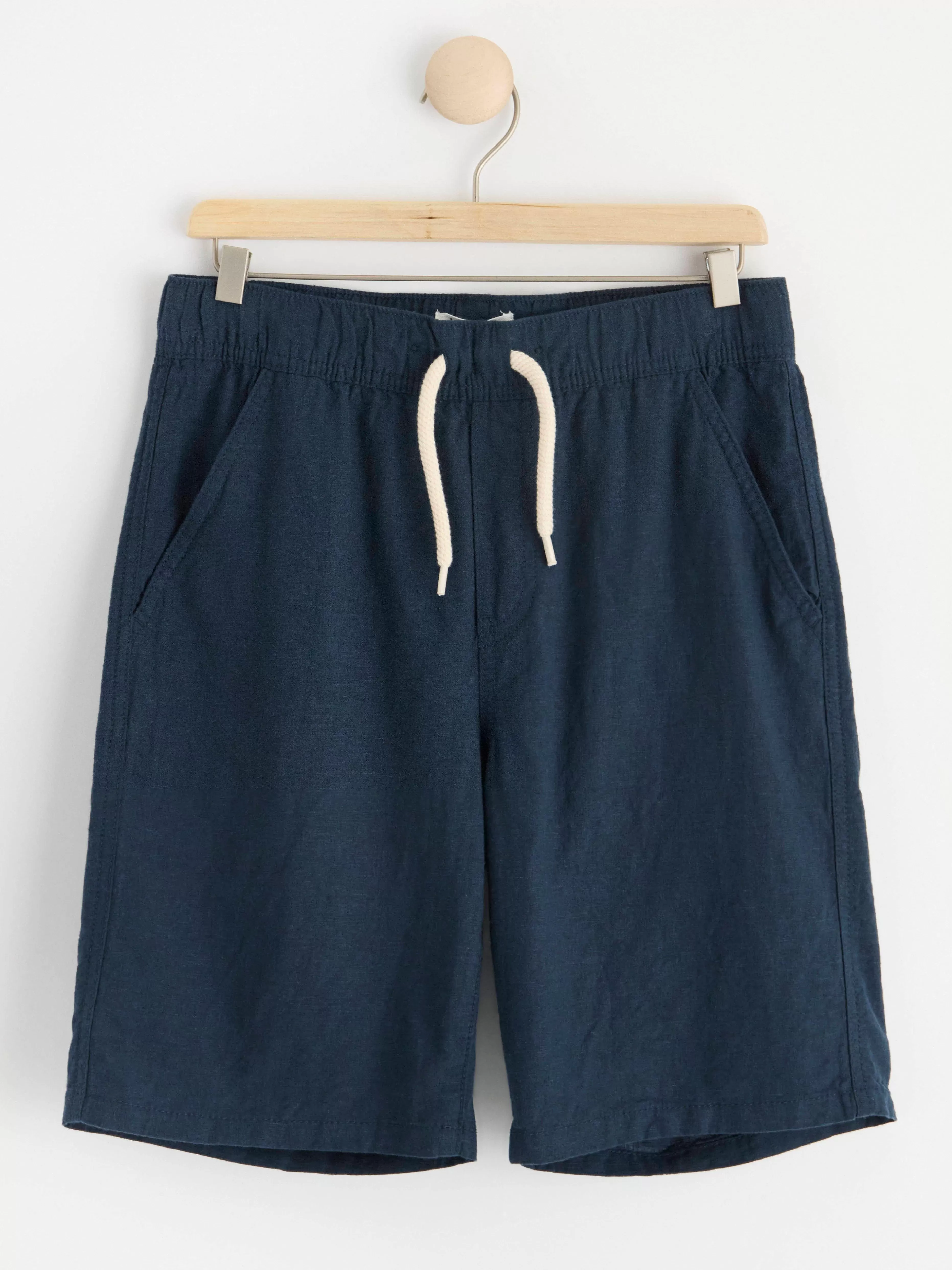 Barn Lindex Vilgot Vida Shorts Med Normalhog Midja I Linneblandning